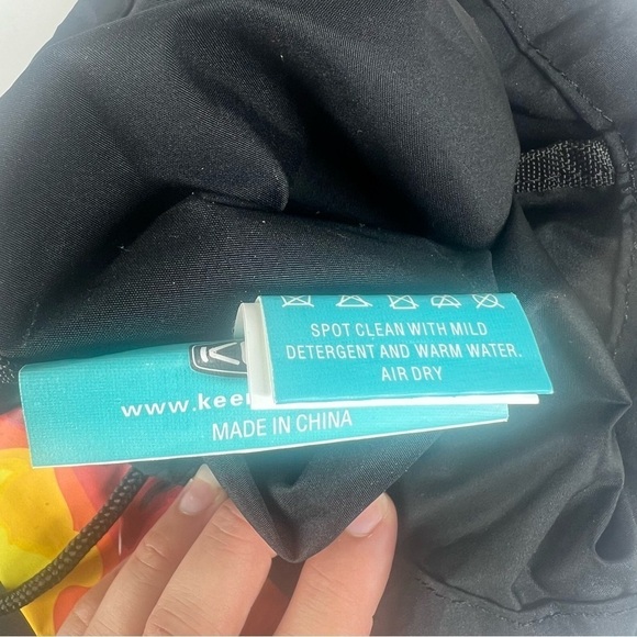 Keen Boys Fire Flame Black Drawstring Bag Youth - Picture 5 of 7